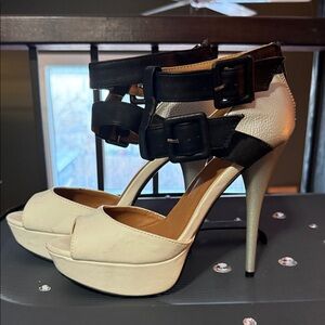 Women's Two-Tone Ankle Strap Platform Heels - Black & Cream